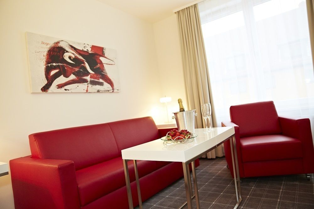 Landhotel Sonne Нойендеттельзау Экстерьер фото